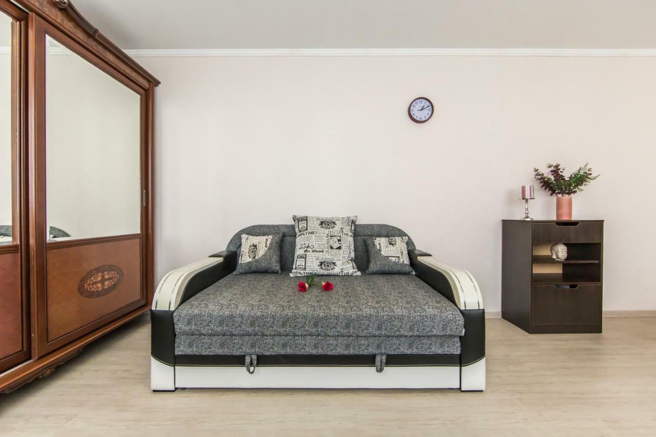 Super View, Luxury Apartment Near Chernihiv Metro. Kiev Exteriör bild