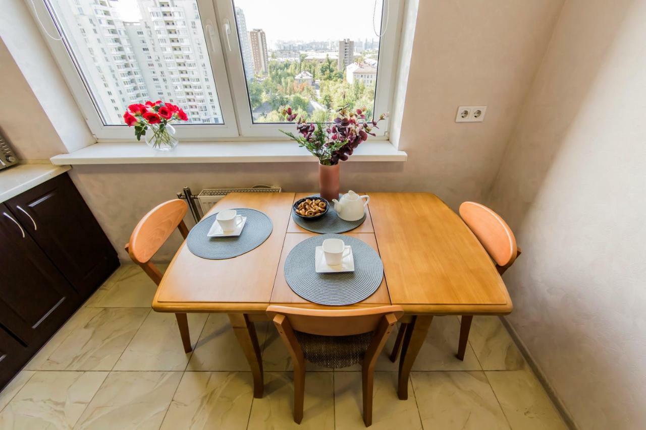 Super View, Luxury Apartment Near Chernihiv Metro. Kiev Exteriör bild