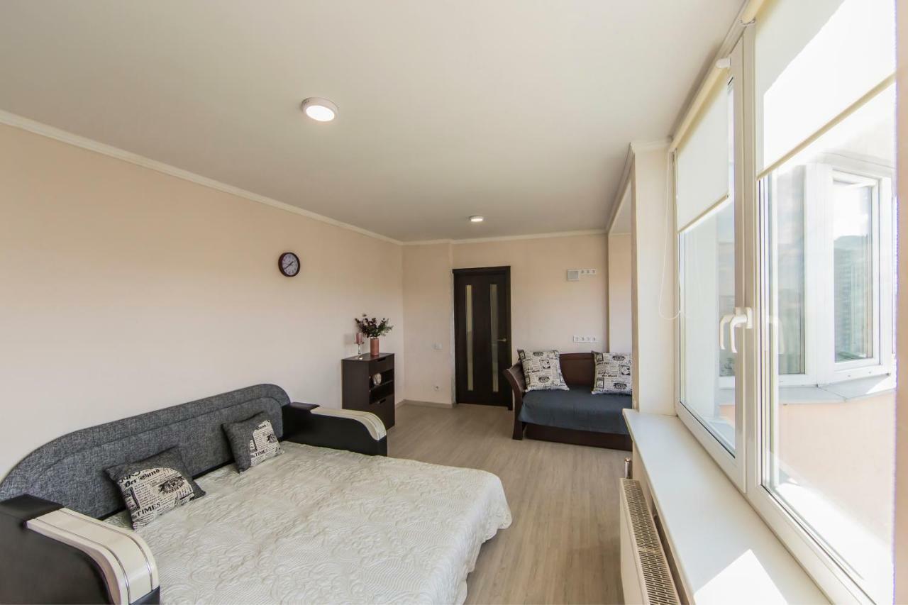 Super View, Luxury Apartment Near Chernihiv Metro. Kiev Exteriör bild